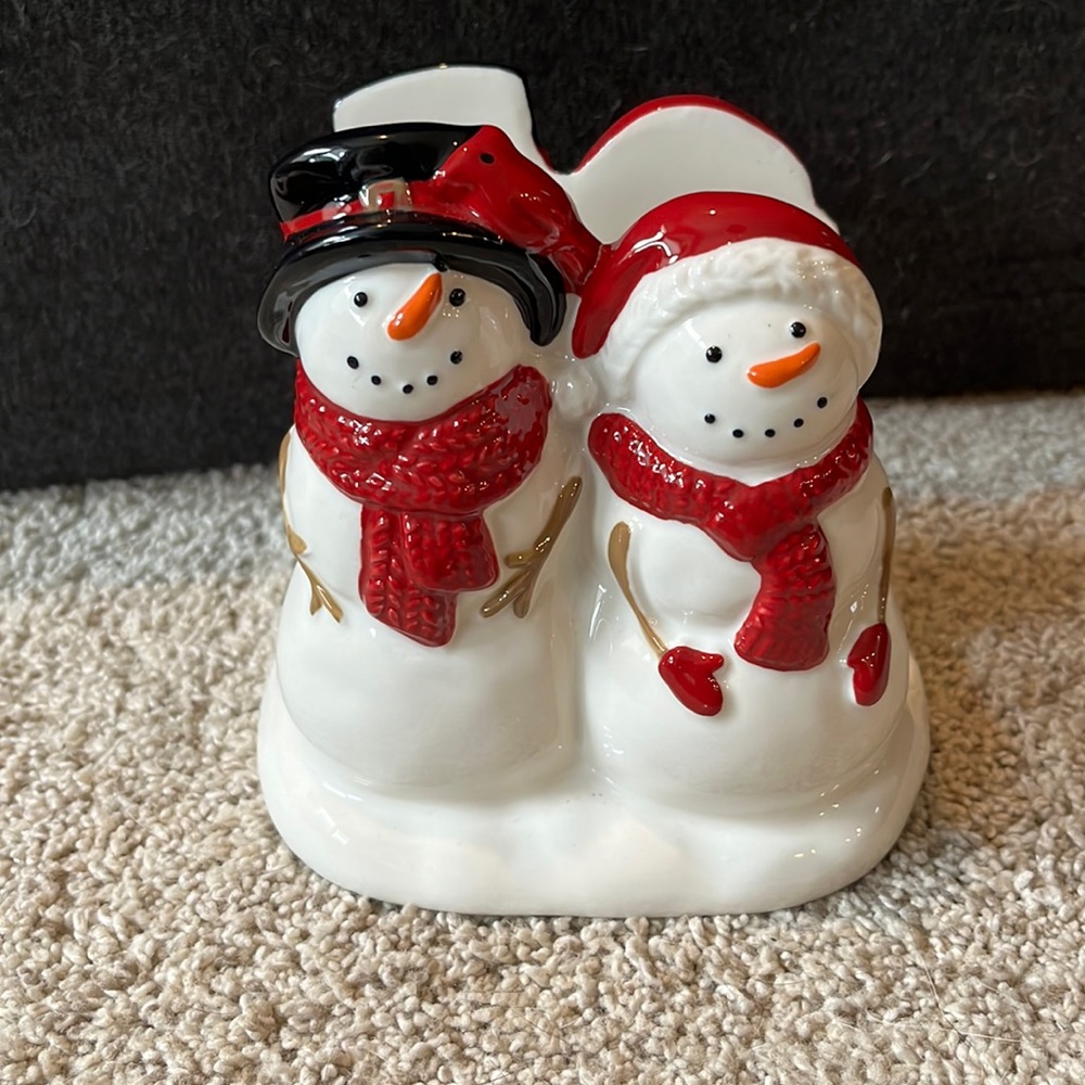 Snowman napkin holder